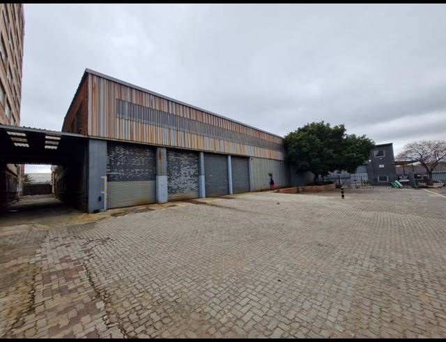 2,722M² WAREHOUSE TO LET IN BENROSE